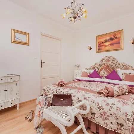 Palace - Luxury Rooms Apartment